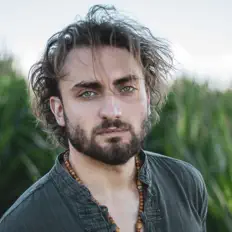 聆聽 Luca Panozzo、觀看音樂影片、閱讀小傳、查看巡演日期等！
