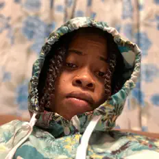 Hör dir Myda an, schau dir Musikvideos an, lies die Biografie, finde Tourdaten und mehr!