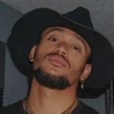 Rico Astrando सुनें, म्यूज़िक वीडियो देखें, बायो पढ़ें, दौरे की तारीखें और बहुत कुछ देखें!