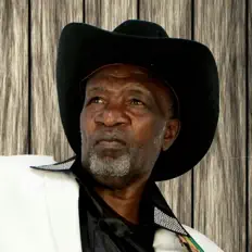 Luister naar Joseph Kamaru, bekijk muziekvideo's, lees de bio, bekijk de tourdata, en meer!