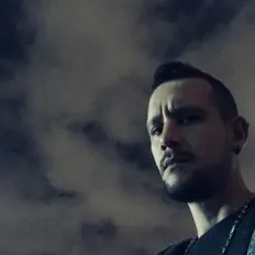 Poslechněte si interpreta Juda, sledujte hudební videa, přečtěte si životopis, podívejte se na data turné a další informace.
