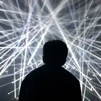 undefinedを聴いたり、ミュージックビデオを鑑賞したり、経歴やツアー日程などを確認したりしましょう！