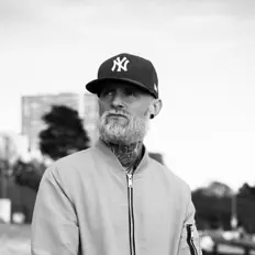 pagieyourboyを聴いたり、ミュージックビデオを鑑賞したり、経歴やツアー日程などを確認したりしましょう！