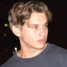 Ouça Moritz Gabriel, assista a videoclipes, leia a biografia, veja as datas das turnês e mais!