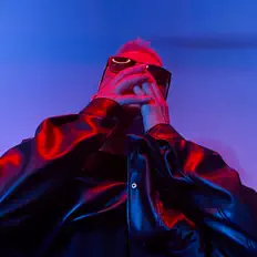 Dengarkan ХОЛОДНО, tonton video musik, baca bio, lihat tanggal tur & lainnya!
