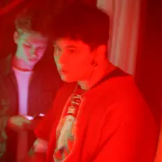 聆聽 OG Kvon、觀看音樂影片、閱讀小傳、查看巡演日期等！