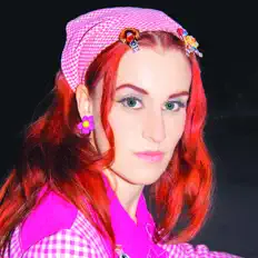 Escucha a Lia Nxieta, mira videos musicales, lee su biografía, consulta las fechas de las gira y más.