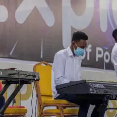 Dengarkan Trap King, tonton video musik, baca bio, lihat tanggal tur & lainnya!