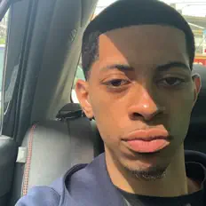 Écoutez Kari, regardez des vidéoclips, lisez la biographie, consultez les dates de tournée et plus encore !