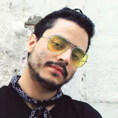 Luister naar Cossy, bekijk muziekvideo's, lees de bio, bekijk de tourdata, en meer!