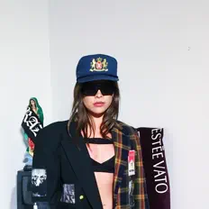 DJ la Moon: песни, клипы, биография, даты выступлений и многое другое.