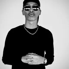 Hör dir Lito an, schau dir Musikvideos an, lies die Biografie, finde Tourdaten und mehr!