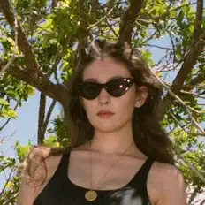 Dengarkan Brooke Henzell, tonton video musik, baca bio, lihat tanggal tur & lainnya!