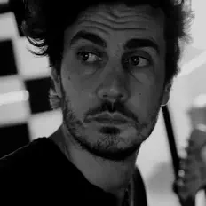 Ouve dav, vê vídeos de música, lê a biografia, vê as datas da digressão e muito mais!