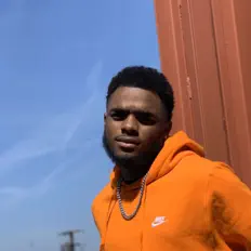 聆聽 Ace Benjii、觀看音樂影片、閱讀小傳、查看巡演日期等！