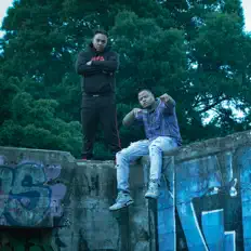 收听 C Lo Swaggish CLay X Terezlife、观看音乐视频、阅读小传、查看巡演日期等 ！