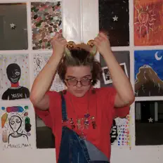 Luister naar Smelly Dog, bekijk muziekvideo's, lees de bio, bekijk de tourdata, en meer!