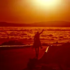 收听 The Red Skies、观看音乐视频、阅读小传、查看巡演日期等 ！