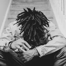 聆聽 MultiBMF、觀看音樂影片、閱讀小傳、查看巡演日期等！