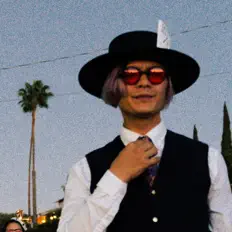 Ouve Chano, vê vídeos de música, lê a biografia, vê as datas da digressão e muito mais!