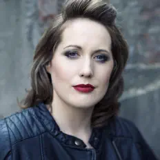 Caroline Gilmour을(를) 듣고, 뮤직 비디오를 보고, 약력을 읽고, 투어 일정 등을 확인하세요!