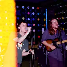 收听 Picket Palace、观看音乐视频、阅读小传、查看巡演日期等 ！