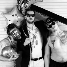 Écoutez Save the Date, regardez des vidéoclips, lisez la biographie, consultez les dates de tournée et plus encore !