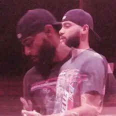 Marsを聴いたり、ミュージックビデオを鑑賞したり、経歴やツアー日程などを確認したりしましょう！