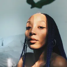 收听 ghosdee、观看音乐视频、阅读小传、查看巡演日期等 ！