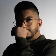 Escucha a Ustad G, mira videos musicales, lee su biografía, consulta las fechas de las gira y más.