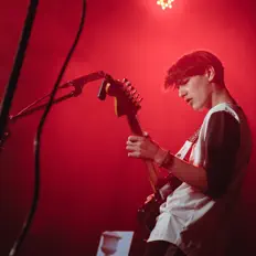 Ouve Stop What?, vê vídeos de música, lê a biografia, vê as datas da digressão e muito mais!