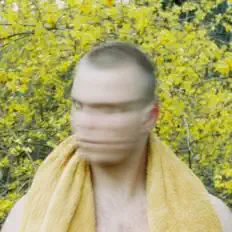 Escucha a 44coles, mira videos musicales, lee su biografía, consulta las fechas de las gira y más.