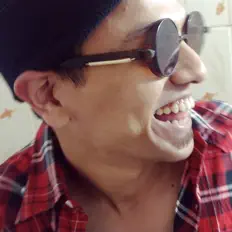 聆聽 Year Down、觀看音樂影片、閱讀小傳、查看巡演日期等！