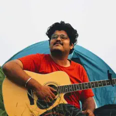 Escucha a Ashish Kulkarni, mira vídeos musicales, lee la biografía, consulta fechas de giras y mucho más.