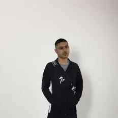 Escucha a Drizz GB, mira videos musicales, lee su biografía, consulta las fechas de las gira y más.