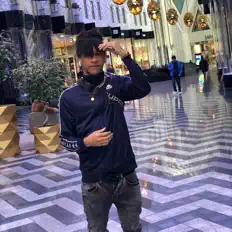 收听 4KRese、观看音乐视频、阅读小传、查看巡演日期等 ！