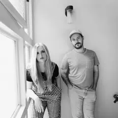 聆聽 MUTUALS、觀看音樂影片、閱讀小傳、查看巡演日期等！