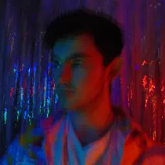 Ouve Joe Cloney, vê vídeos de música, lê a biografia, vê as datas da digressão e muito mais!