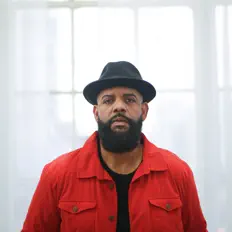 Ouve Aaron Lindsey, vê vídeos de música, lê a biografia, vê as datas da digressão e muito mais!