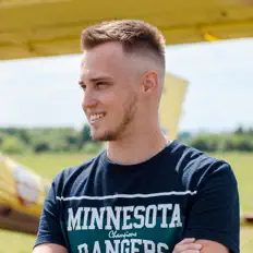 收听 SensSnoW、观看音乐视频、阅读小传、查看巡演日期等 ！