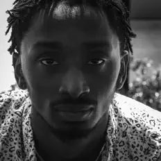 Kane Macを聴いたり、ミュージックビデオを鑑賞したり、経歴やツアー日程などを確認したりしましょう！