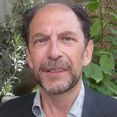 Luister naar Olivier Renoir, bekijk muziekvideo's, lees de bio, bekijk de tourdata, en meer!