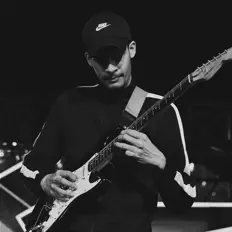 Poslechněte si interpreta Mandabya Sarma, sledujte hudební videa, přečtěte si životopis, podívejte se na data turné a další informace.
