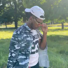 Écoutez Manii, regardez des vidéoclips, lisez la biographie, consultez les dates de tournée et plus encore !