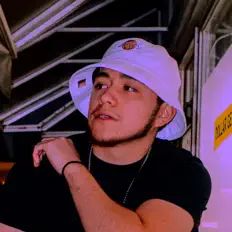 Écoutez Handro, regardez des vidéoclips, lisez la biographie, consultez les dates de tournée et plus encore !