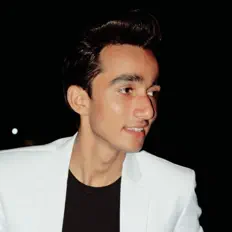 收听 Ali Raza、观看音乐视频、阅读小传、查看巡演日期等 ！