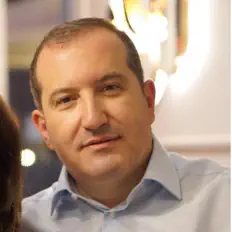 Ouve Nashaat Salman, vê vídeos de música, lê a biografia, vê as datas da digressão e muito mais!