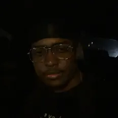 YeahTeriq: песни, клипы, биография, даты выступлений и многое другое.