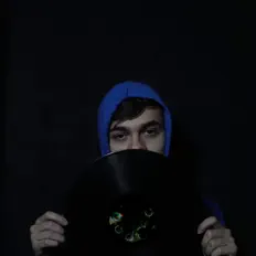 Ouça Leonardo Andrade, assista a videoclipes, leia a biografia, veja as datas das turnês e mais!