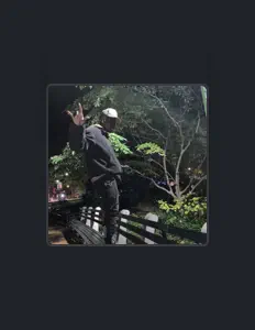 Uv Collect을(를) 듣고, 뮤직 비디오를 보고, 약력을 읽고, 투어 일정 등을 확인하세요!